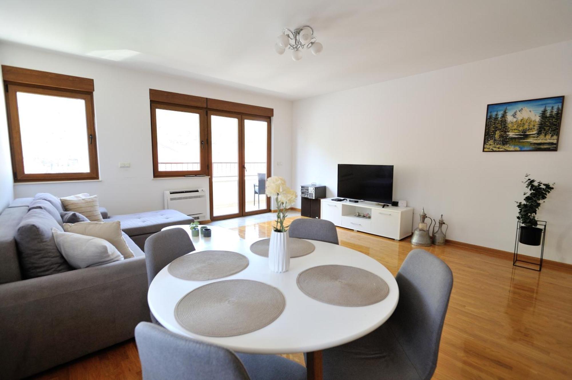Captain's Luxury * Mostar
